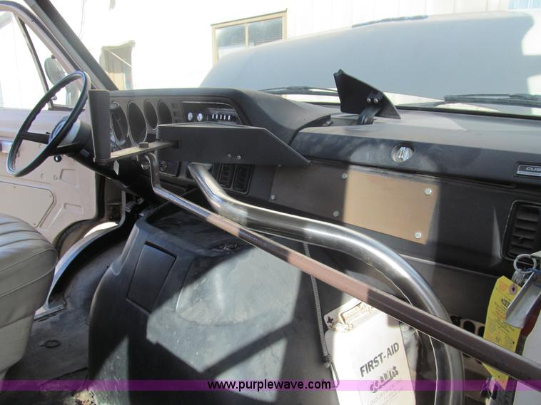 image for item G9588 1983 Dodge B350 transit vehicle