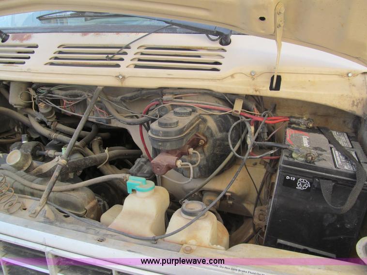 image for item G9588 1983 Dodge B350 transit vehicle