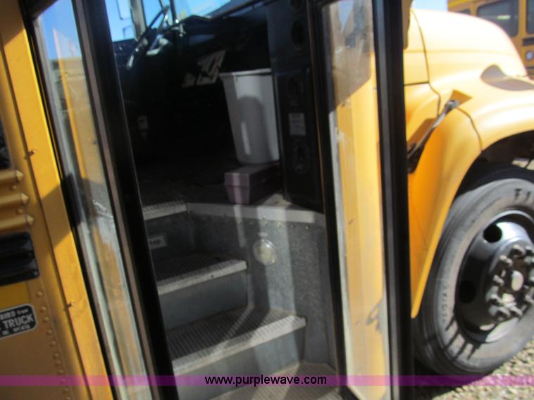 image for item G9590 1997 Ford B800 Blue Bird school bus