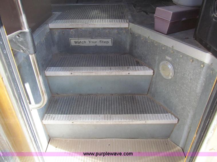 image for item G9590 1997 Ford B800 Blue Bird school bus