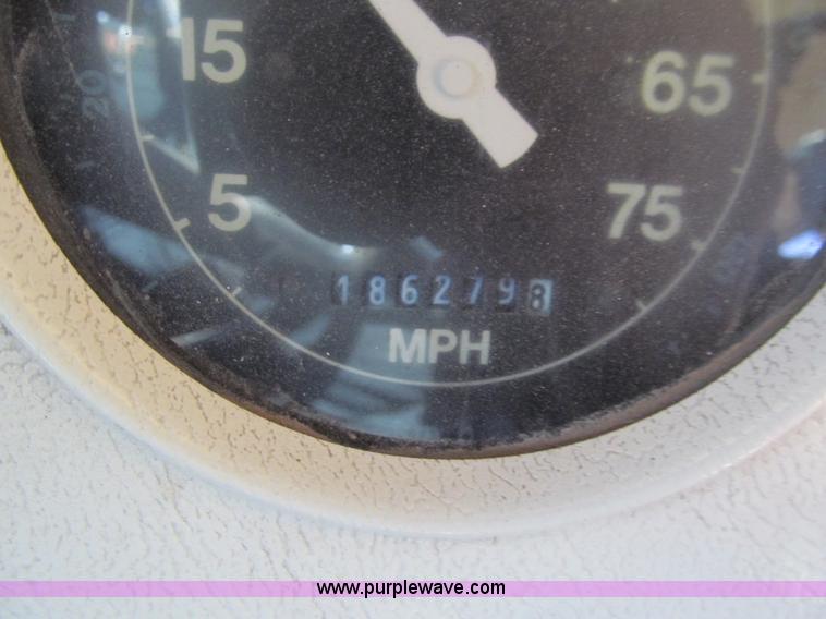 image for item G9590 1997 Ford B800 Blue Bird school bus