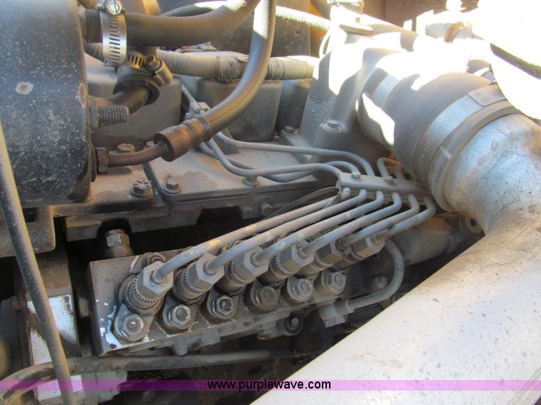 image for item G9590 1997 Ford B800 Blue Bird school bus