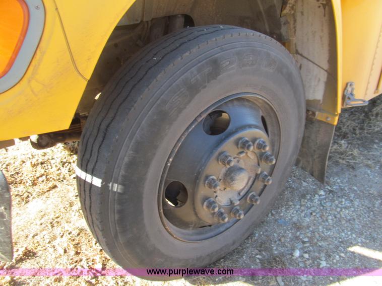 image for item G9590 1997 Ford B800 Blue Bird school bus