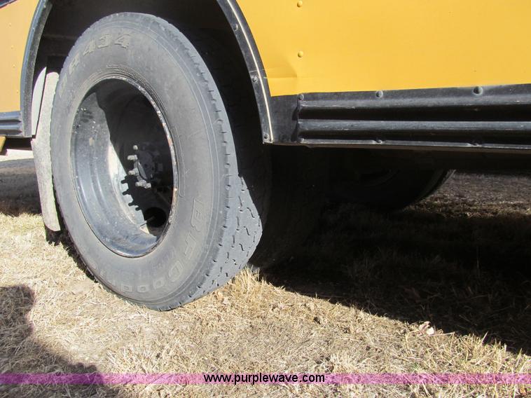 image for item G9591 1992 Blue Bird TC2000 school bus