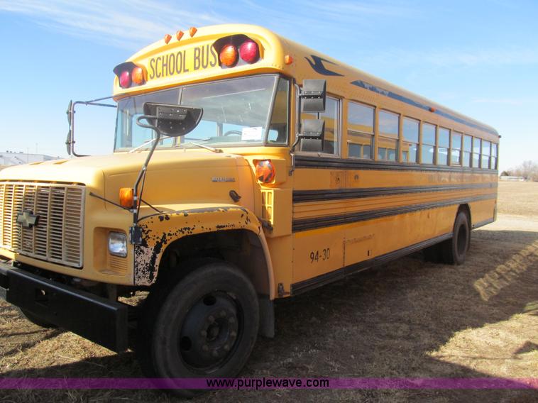image for item G9592 1994 Chevrolet B7 school bus