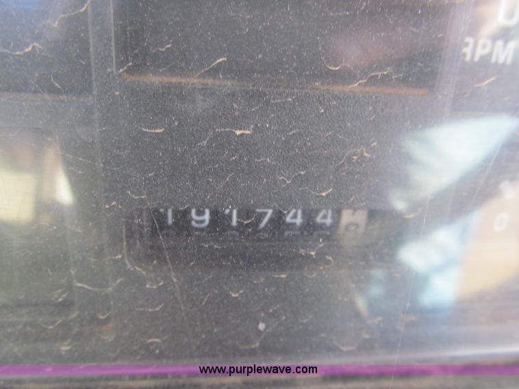 image for item G9592 1994 Chevrolet B7 school bus