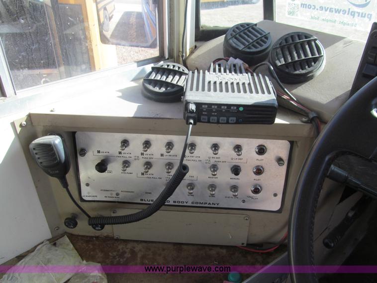 image for item G9592 1994 Chevrolet B7 school bus