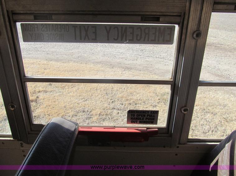 image for item G9592 1994 Chevrolet B7 school bus