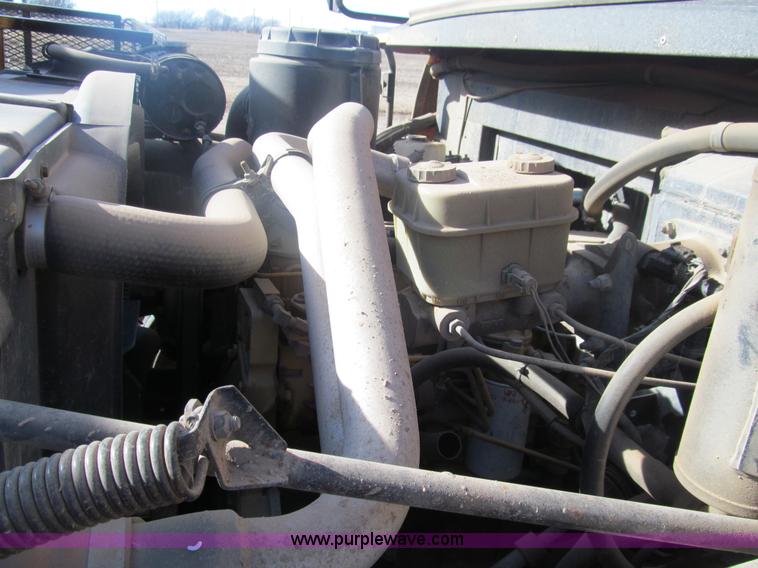 image for item G9592 1994 Chevrolet B7 school bus