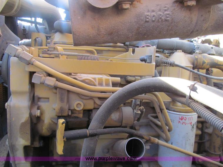 image for item G9592 1994 Chevrolet B7 school bus