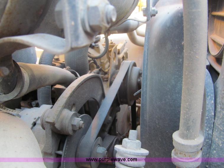 image for item G9592 1994 Chevrolet B7 school bus