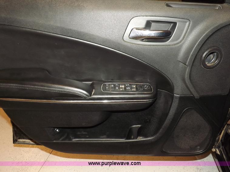 image for item I9177 2011 Dodge Charger Police