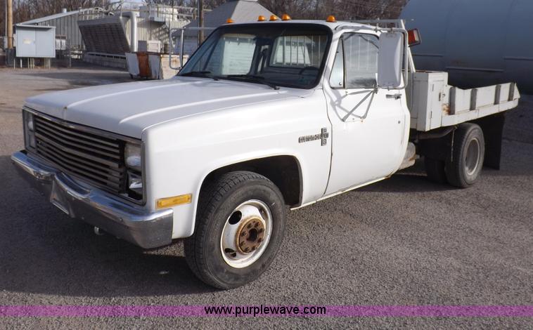 image for item I9193 1988 Chevrolet Custom Deluxe R30 flatbed truck