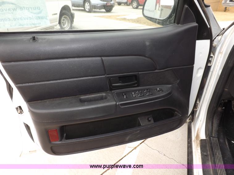 image for item I9204 2006 Ford Crown Victoria Police Interceptor