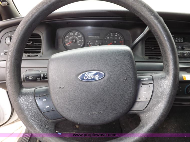 image for item I9204 2006 Ford Crown Victoria Police Interceptor