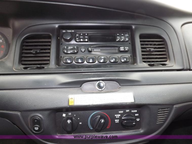 image for item I9204 2006 Ford Crown Victoria Police Interceptor