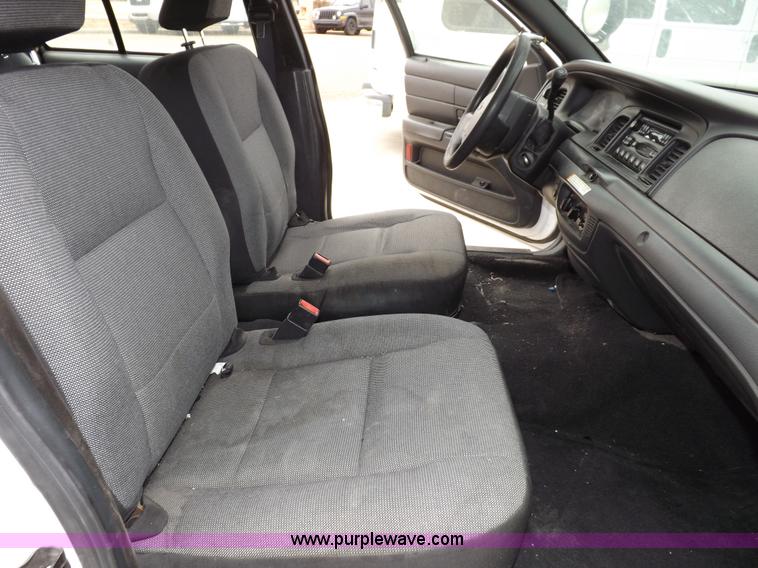 image for item I9204 2006 Ford Crown Victoria Police Interceptor