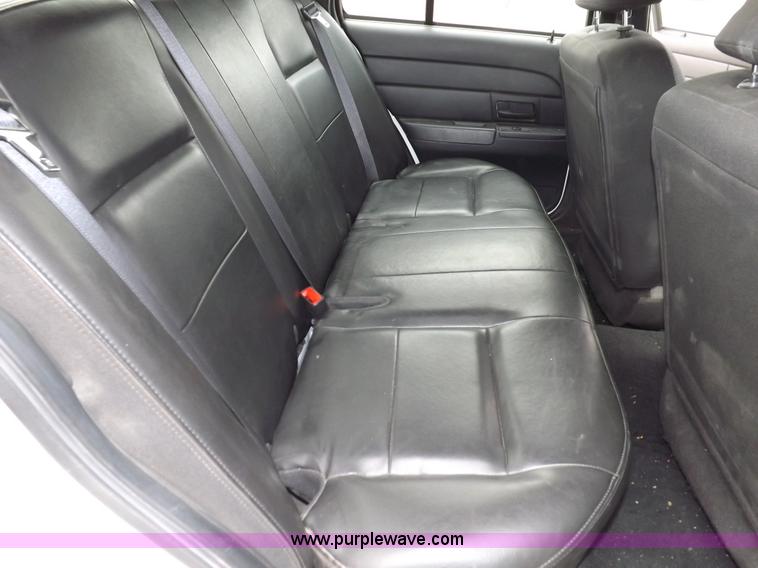 image for item I9204 2006 Ford Crown Victoria Police Interceptor