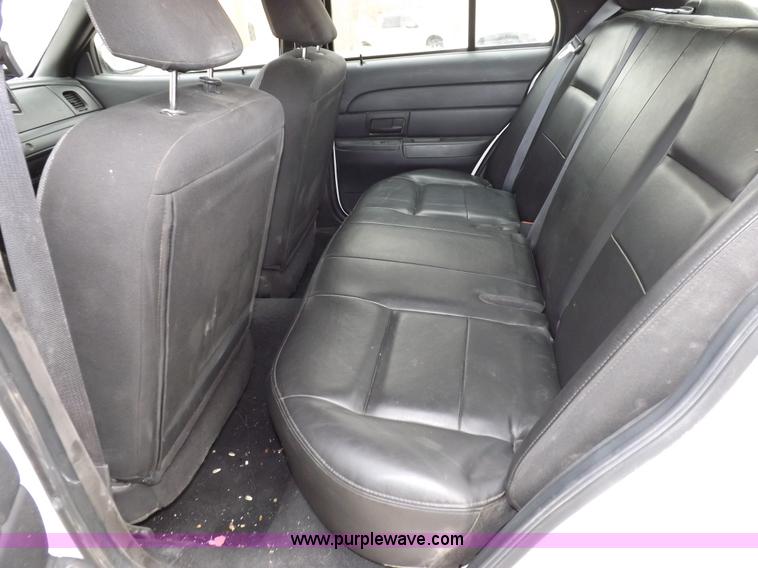 image for item I9204 2006 Ford Crown Victoria Police Interceptor