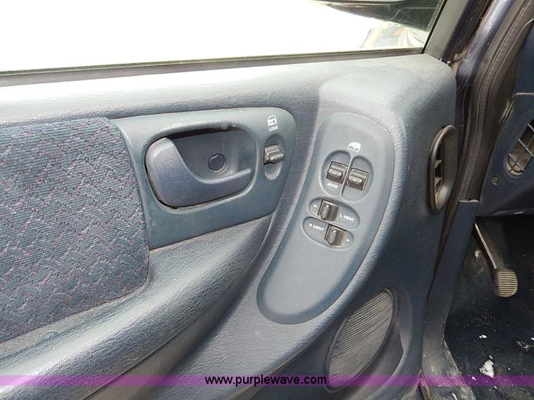 image for item I9409 2001 Dodge Grand Caravan Sport van