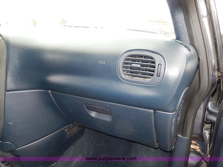 image for item I9409 2001 Dodge Grand Caravan Sport van