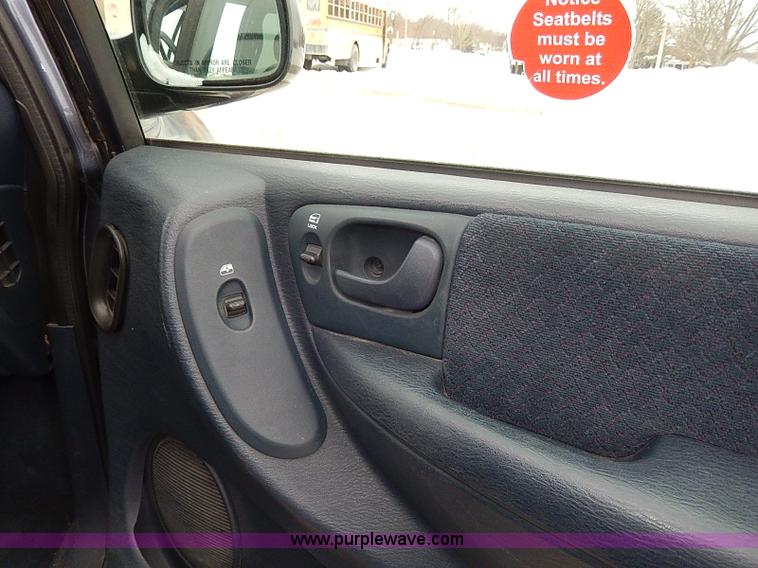 image for item I9409 2001 Dodge Grand Caravan Sport van