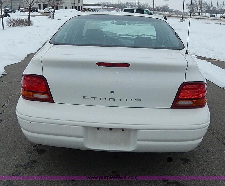 image for item I9429 2000 Dodge Stratus SE