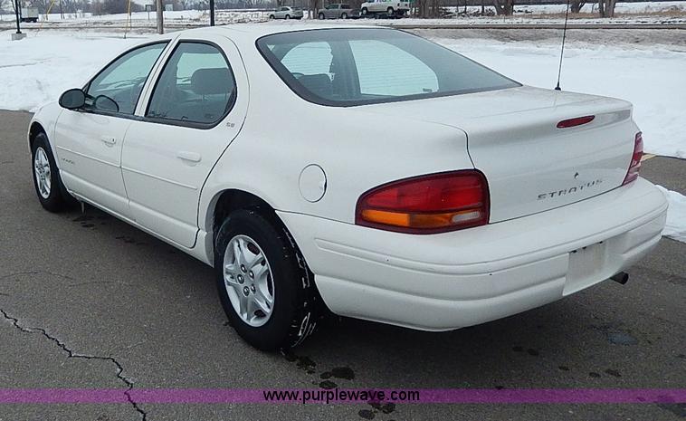 image for item I9429 2000 Dodge Stratus SE