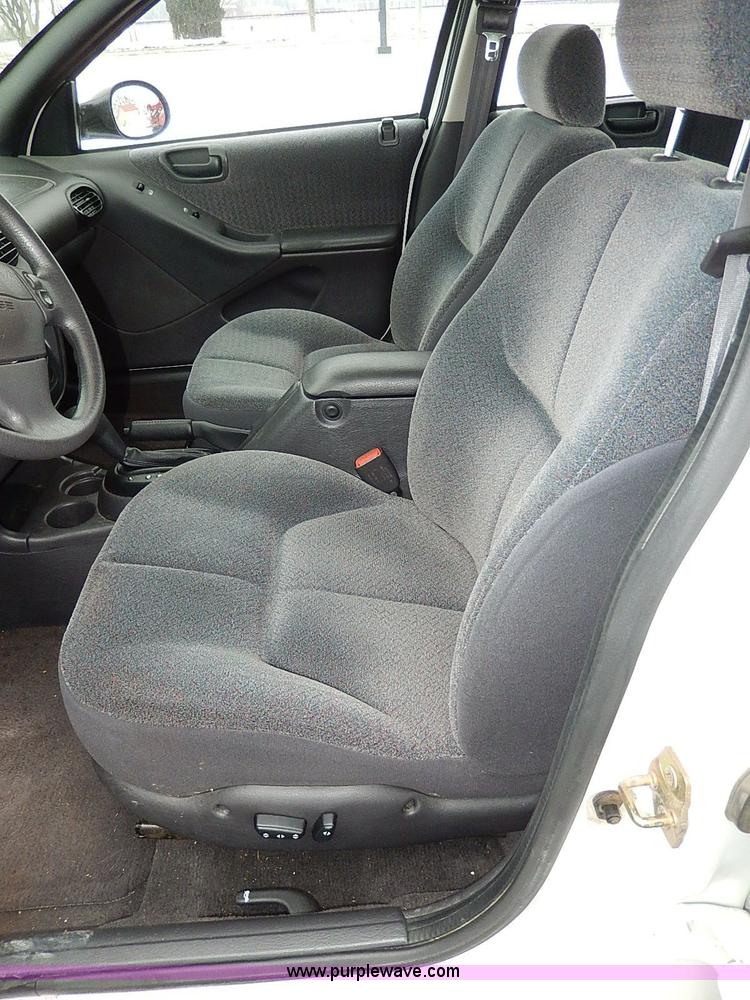 image for item I9429 2000 Dodge Stratus SE