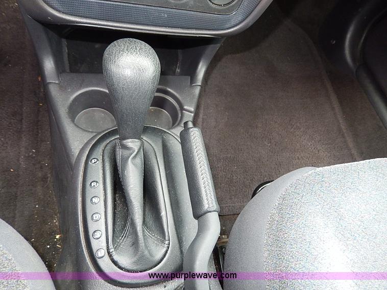 image for item I9429 2000 Dodge Stratus SE