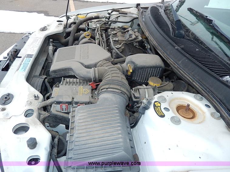 image for item I9429 2000 Dodge Stratus SE