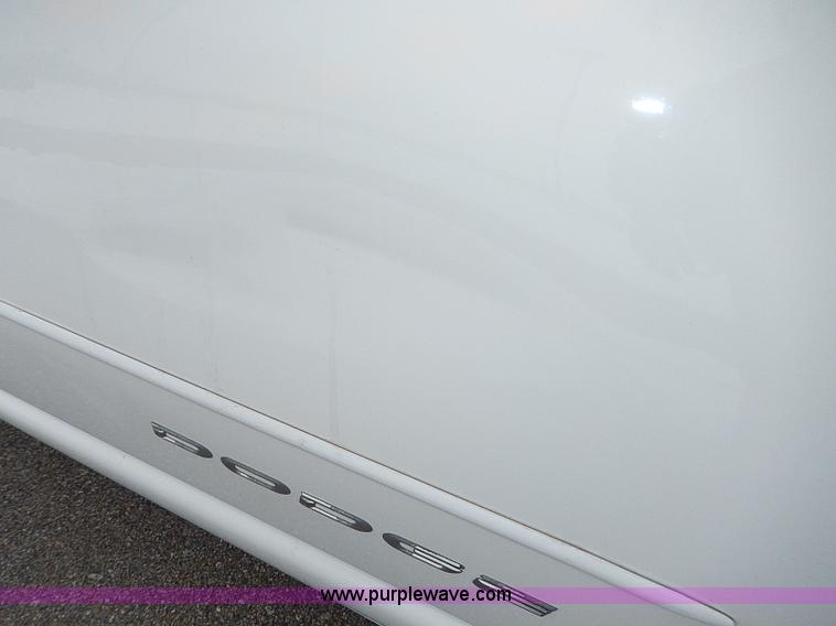 image for item I9429 2000 Dodge Stratus SE