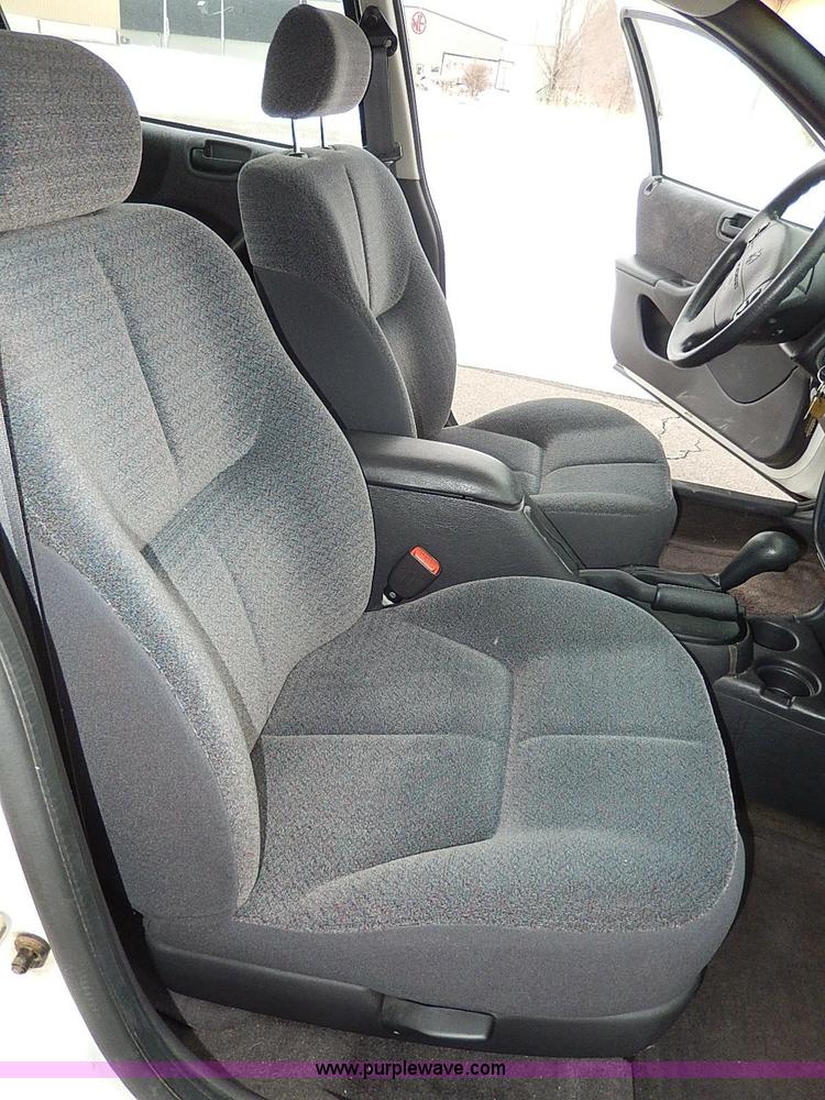 image for item I9429 2000 Dodge Stratus SE