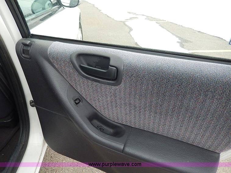 image for item I9429 2000 Dodge Stratus SE