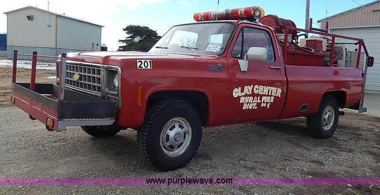 image for item I9437 1980 Chevrolet C20 Custom Deluxe fire truck