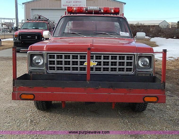 image for item I9437 1980 Chevrolet C20 Custom Deluxe fire truck