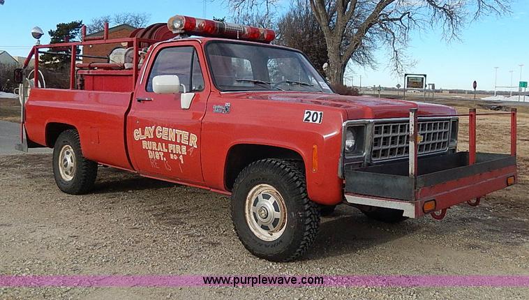 image for item I9437 1980 Chevrolet C20 Custom Deluxe fire truck