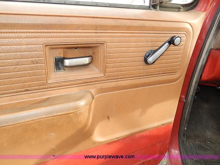 image for item I9437 1980 Chevrolet C20 Custom Deluxe fire truck