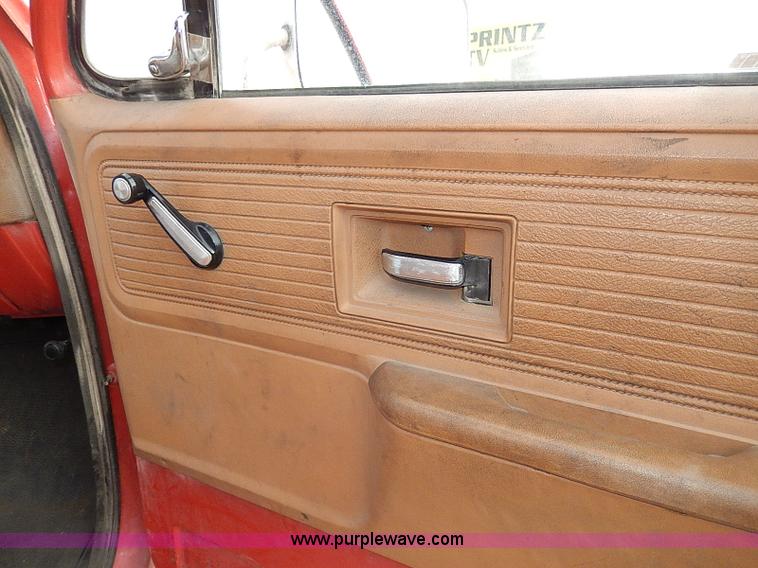 image for item I9437 1980 Chevrolet C20 Custom Deluxe fire truck