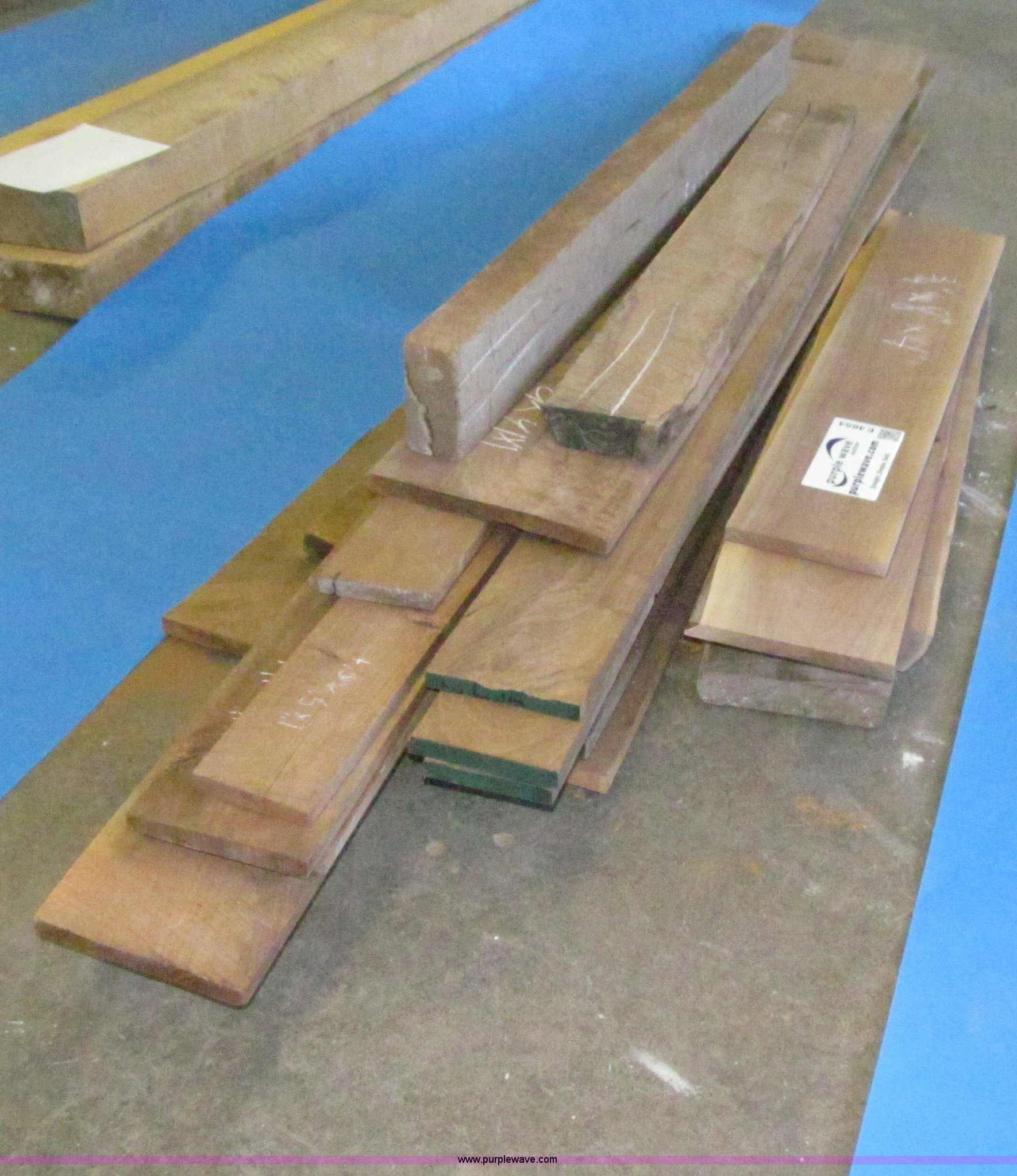 Assorted walnut lumber in Des Moines, IA Item E4654 sold Purple Wave