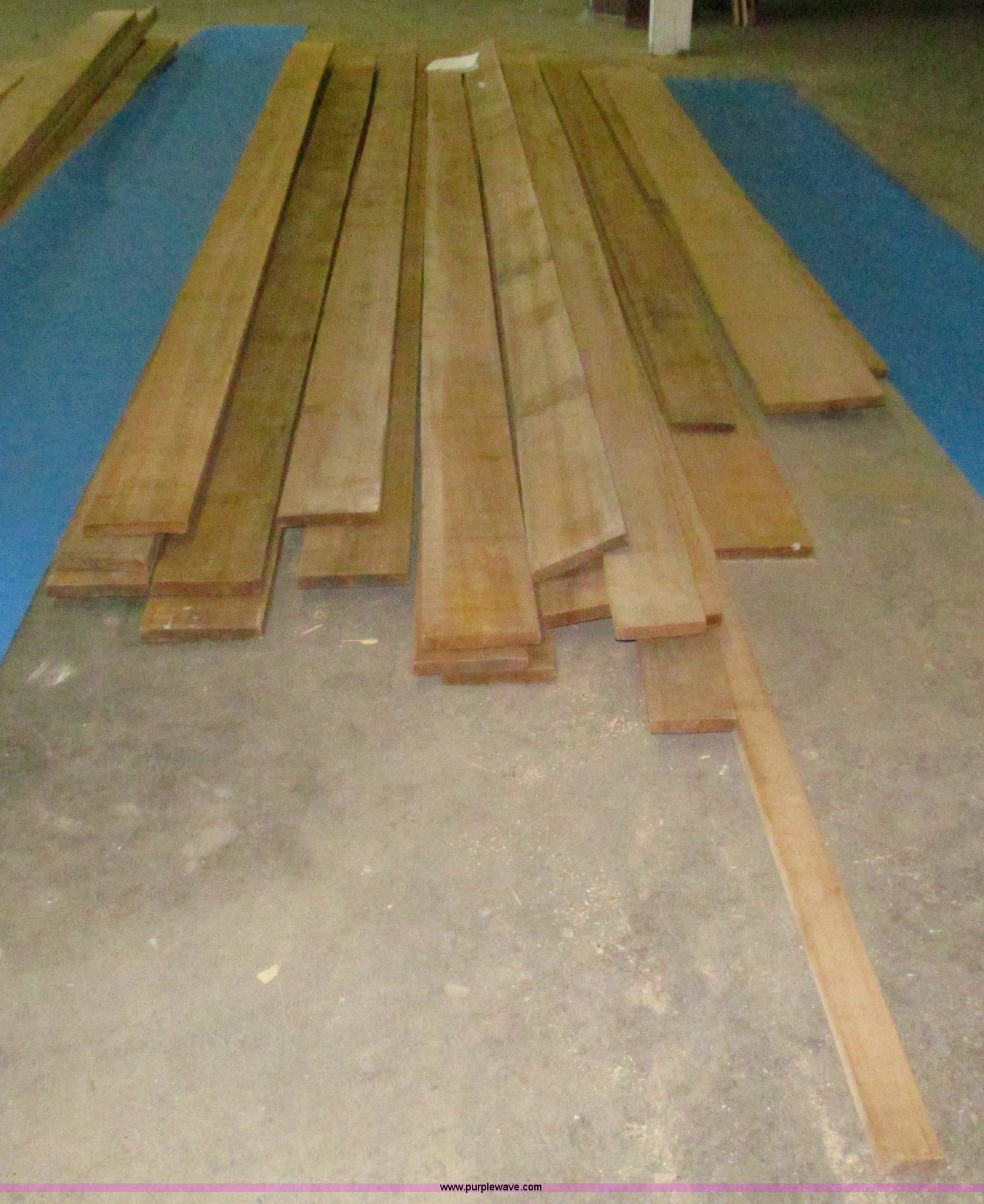 Assorted gum wood lumber in Des Moines, IA Item E4658 sold Purple Wave