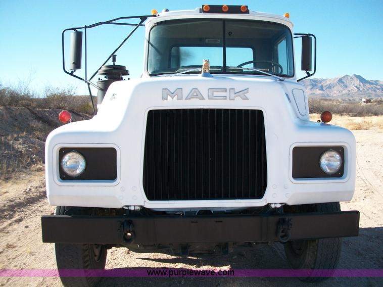 image for item C1769 1983 Mack DM4 truck cab and chassis
