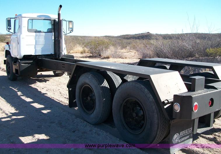 image for item C1769 1983 Mack DM4 truck cab and chassis