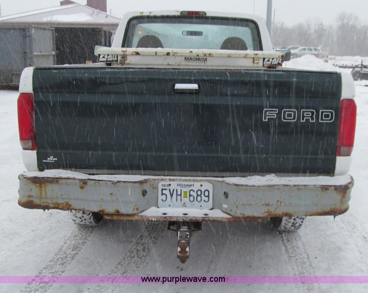 image for item E4662 1997 Ford F250 Super Duty pickup truck
