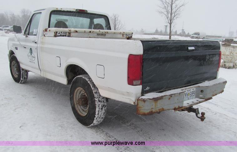 image for item E4662 1997 Ford F250 Super Duty pickup truck