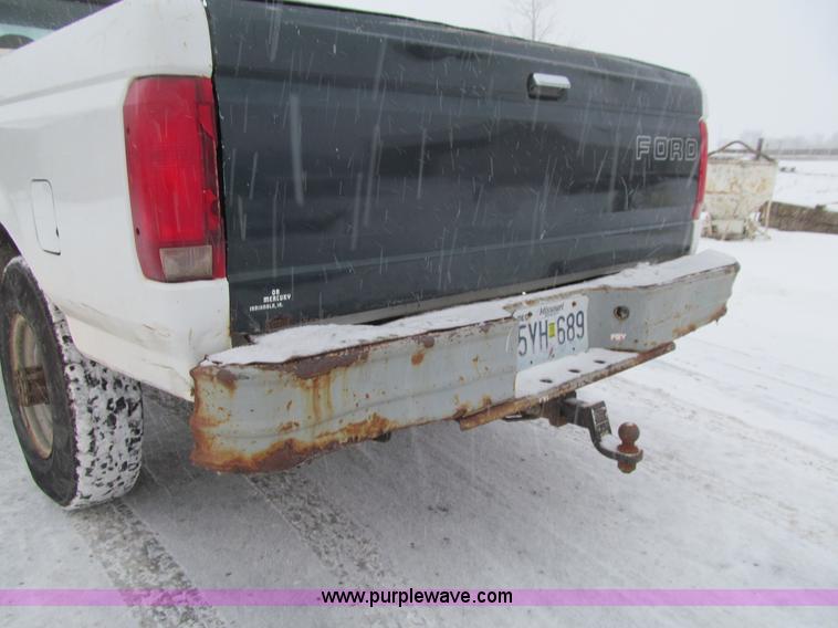 image for item E4662 1997 Ford F250 Super Duty pickup truck