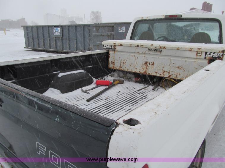 image for item E4662 1997 Ford F250 Super Duty pickup truck