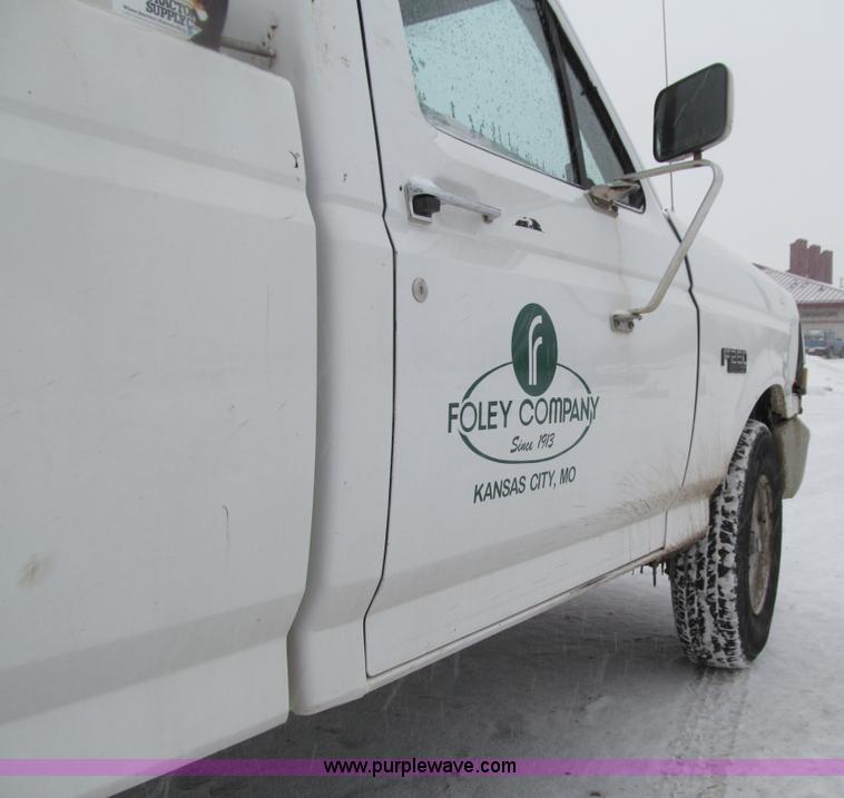 image for item E4662 1997 Ford F250 Super Duty pickup truck