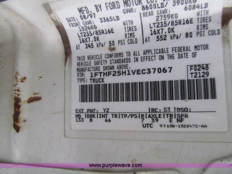 image for item E4662 1997 Ford F250 Super Duty pickup truck