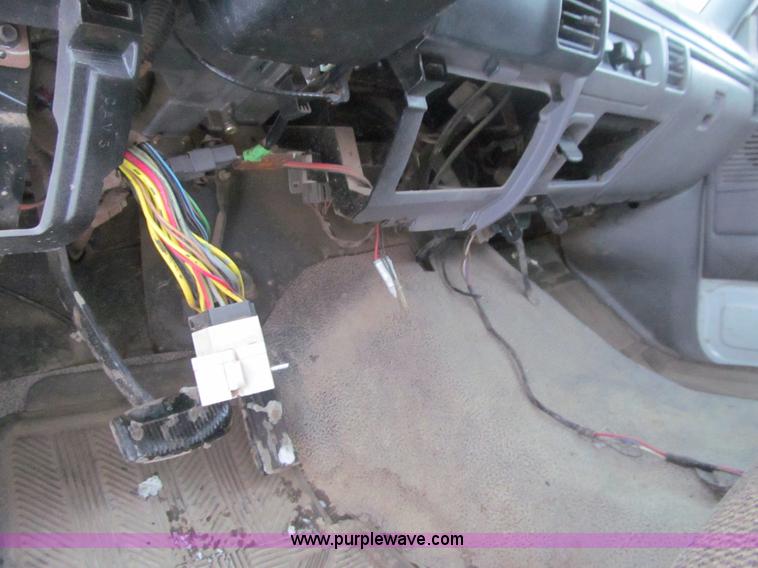 image for item E4662 1997 Ford F250 Super Duty pickup truck